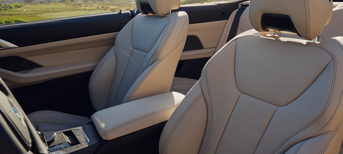 BMW 4er Cabrio G23 2020 Sanremo Green metallic Innenraum Mittelkonsole und Sitze