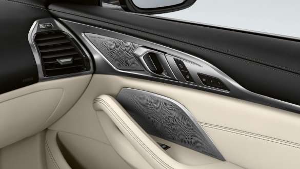 BMW 8er Cabrio mit Bowers & Wilkins Diamond Surround Sound System mit drei Diamant-Hochtönern